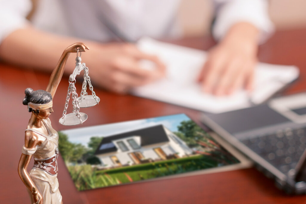 Eine Hausratversicherung kann eine sinnvolle zusätzliche Absicherung für Hausbesitzer sein.