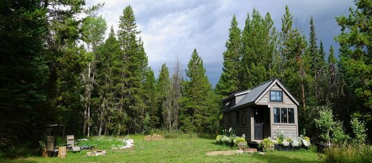 tiny-house-kleines-haus-wohnung-wohnen-01 Tiny House in der freien Natur