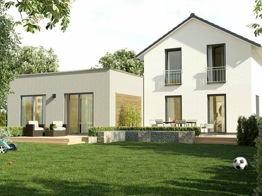 Einfamilienhaus-Aura-125-Mehrgenerationen-Putz-Gartenansicht