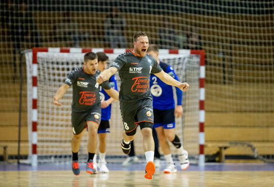 Handball-Behringen-Sonneborn-Town-Country-Haus-02 Handballspieler