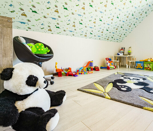 Kinderzimmer mit Teppich