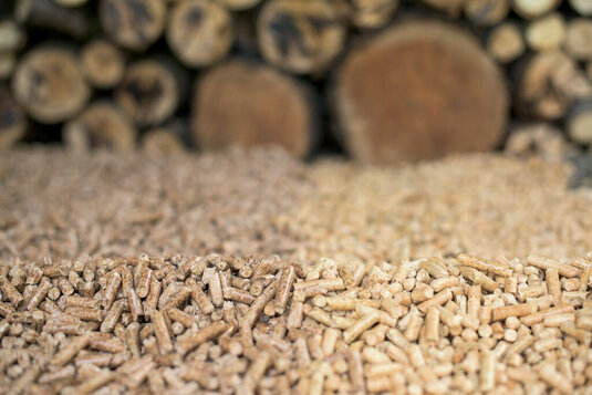 bauen-haus-fassade-wand-hausfassade-daemmung-rohbau-06 Pellets