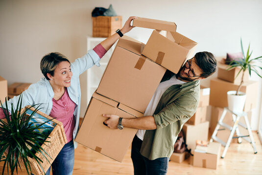 familie-29-umzug-haus-wohnung-kartons-03